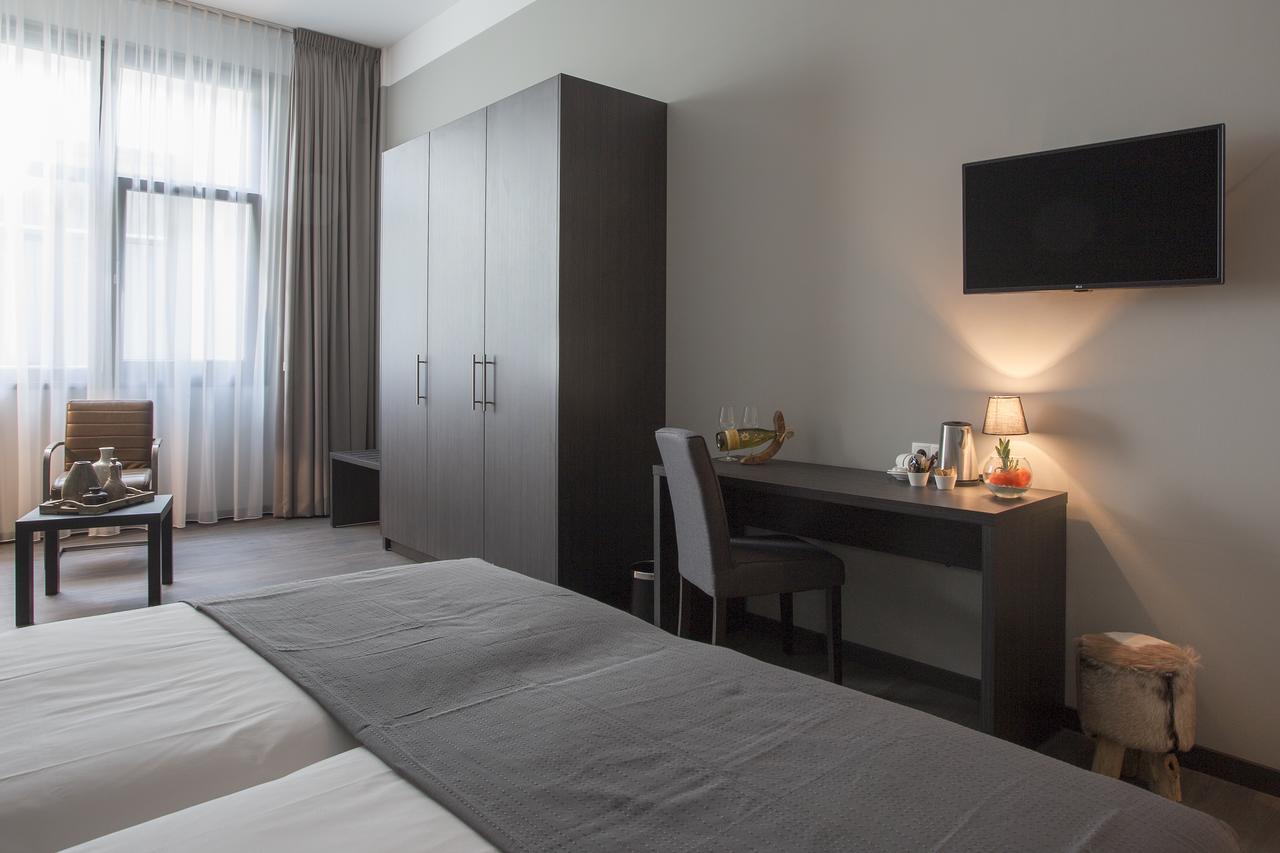 Hotel Bladel Экстерьер фото